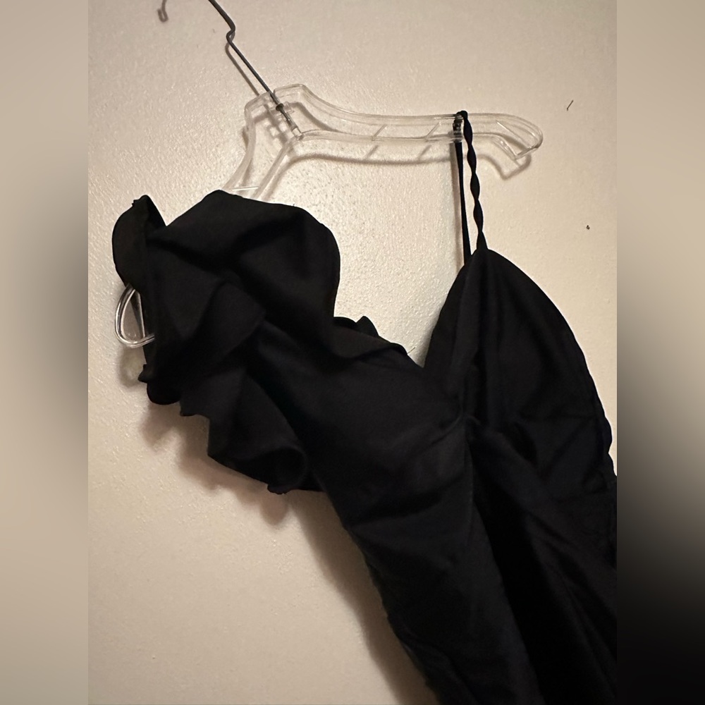 Elegant One-Shoulder Ruffle Swimsuit ๐โโ๏ธ โ๏ธ ๐ - Picture 5 of 6